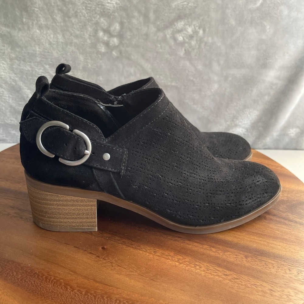 Sonoma Boots Womens 6.5 M Black Faux Suede Perforated Wooden Block Heel Ankle